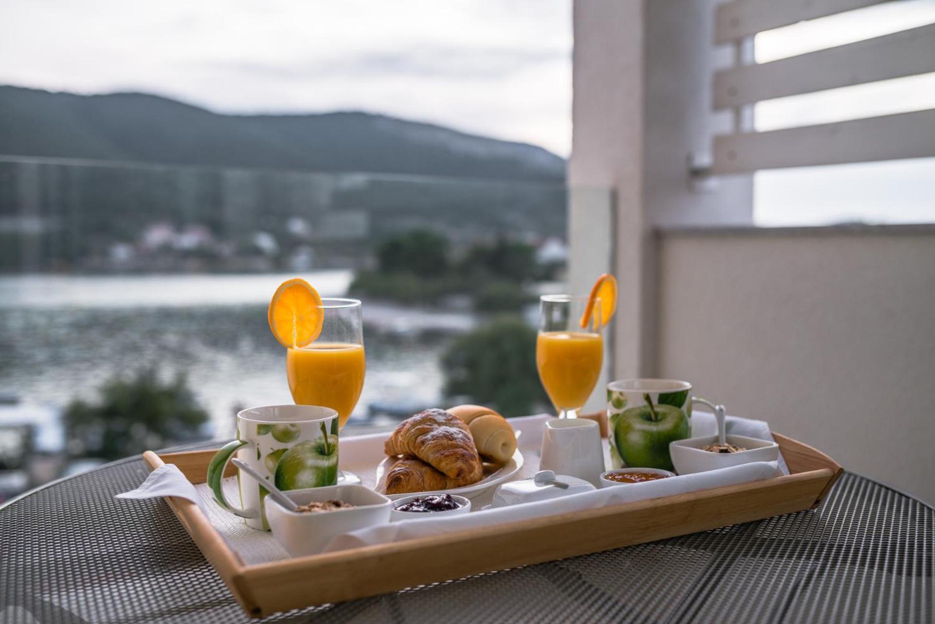 Apartments Holidays Roko Grebaštica Exteriör bild