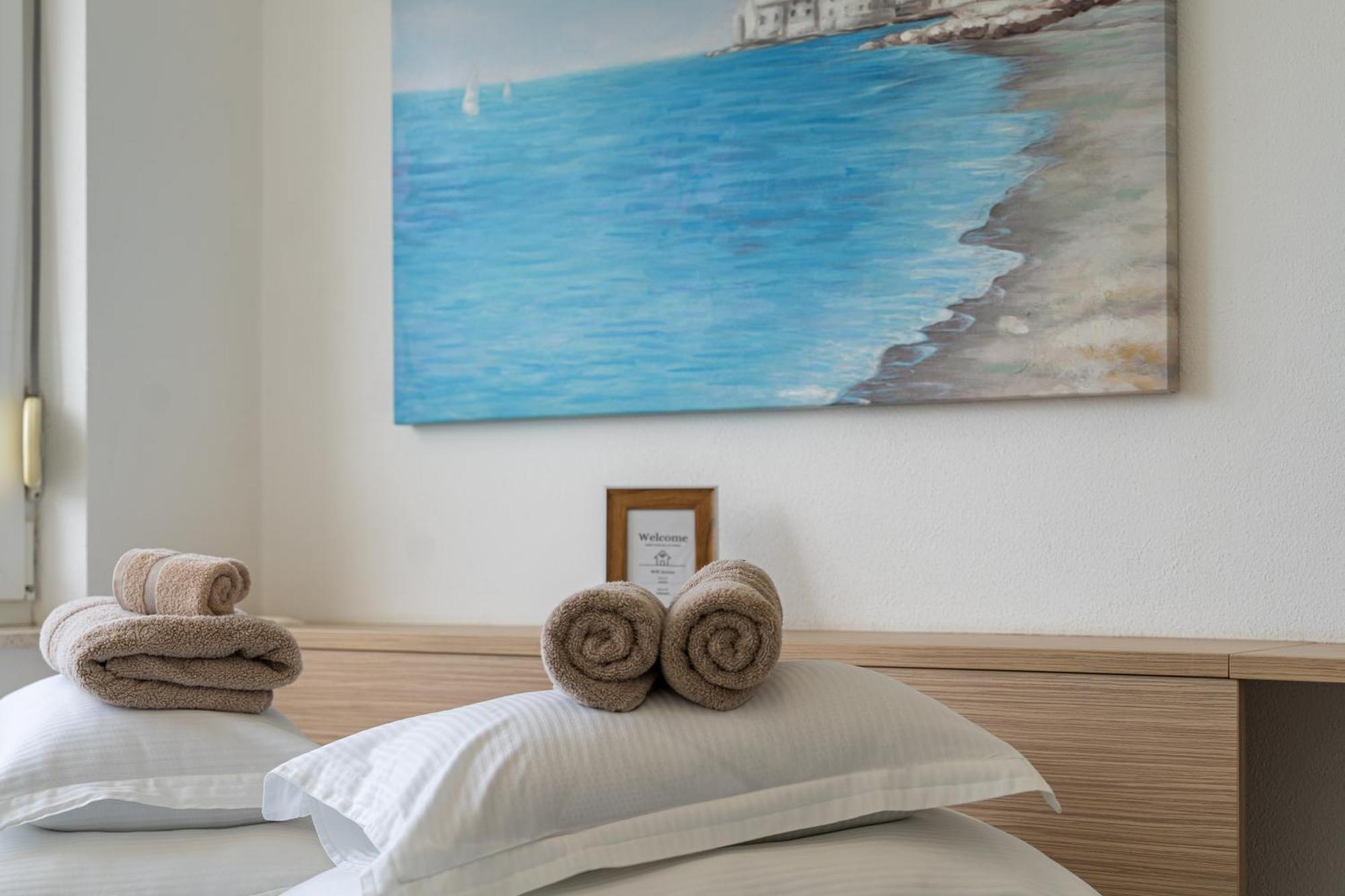 Apartments Holidays Roko Grebaštica Rum bild