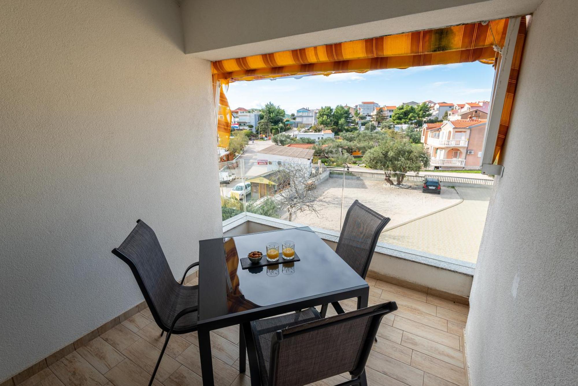 Apartments Holidays Roko Grebaštica Rum bild