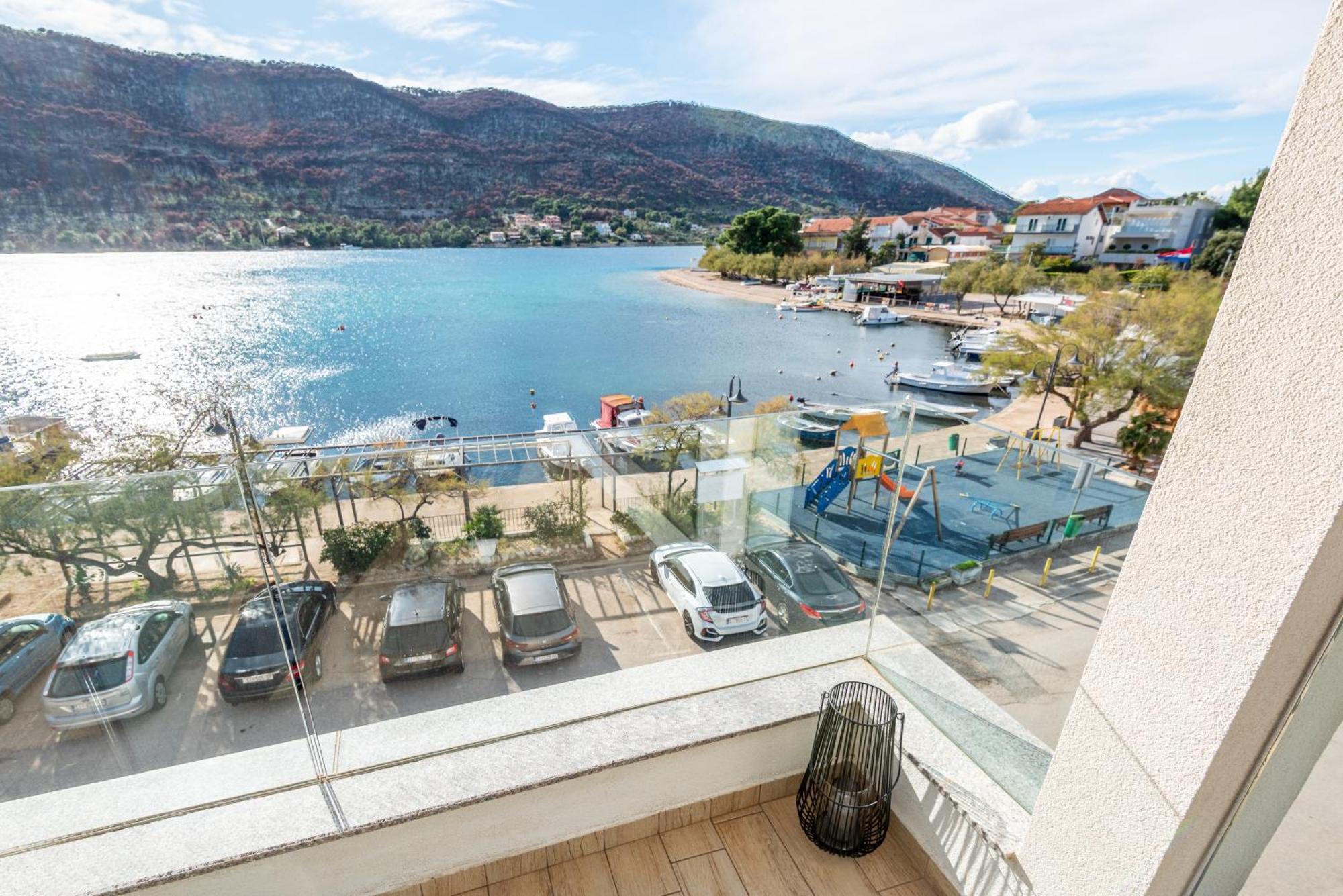Apartments Holidays Roko Grebaštica Rum bild