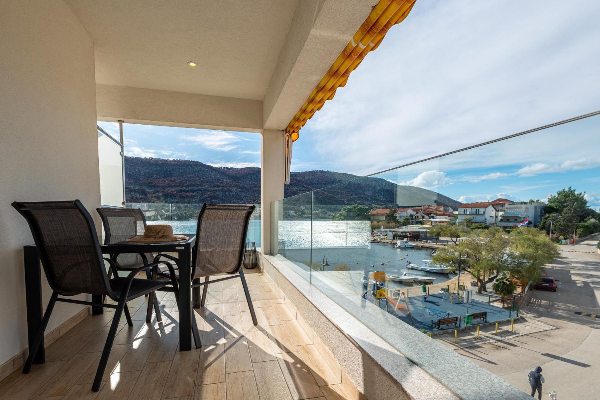 Apartments Holidays Roko Grebaštica Rum bild